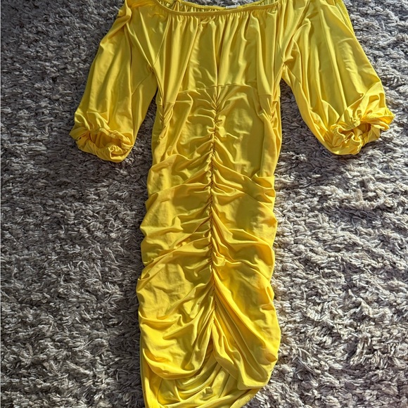 Yellow Off-Shoulder Ruched Dress - Picture 4 of 4